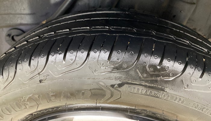 2016 Honda Amaze 1.2L I-VTEC S, Petrol, Manual, 56,575 km, Left Rear Tyre Tread