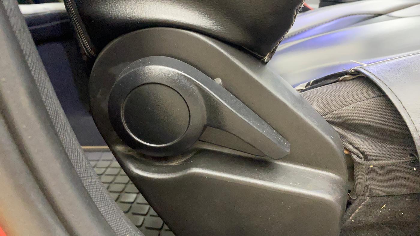 2025 Tata ALTROZ XM PLUS CNG, CNG, Manual, 40,026 km, Driver Side Adjustment Panel