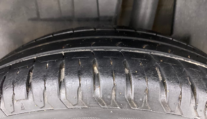 2021 Maruti Dzire ZXI, Petrol, Manual, 27,233 km, Left Rear Tyre Tread