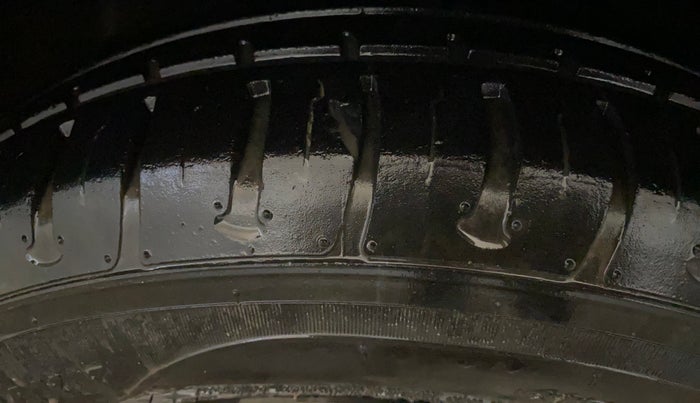 2017 Hyundai Elite i20 SPORTZ 1.2, Petrol, Manual, 28,611 km, Left Front Tyre Tread