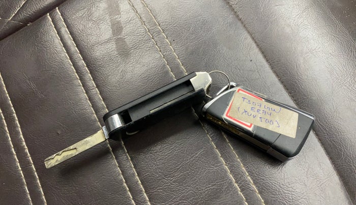 2019 Mahindra XUV500 W5, Diesel, Manual, 85,365 km, Key Close Up