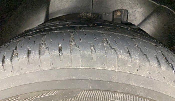 2019 Mahindra XUV500 W5, Diesel, Manual, 85,365 km, Left Rear Tyre Tread