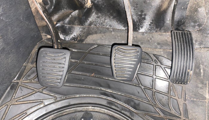 2019 Mahindra XUV500 W5, Diesel, Manual, 85,365 km, Pedals