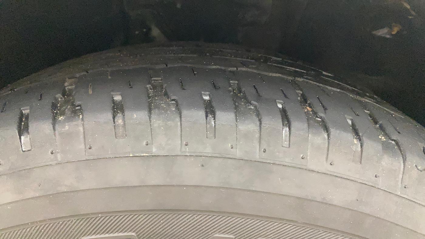 2019 Mahindra XUV500 W5, Diesel, Manual, 85,365 km, Right Front Tyre Tread