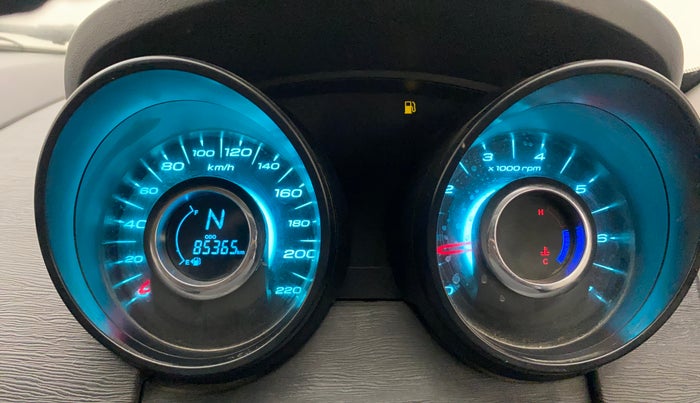 2019 Mahindra XUV500 W5, Diesel, Manual, 85,365 km, Odometer Image