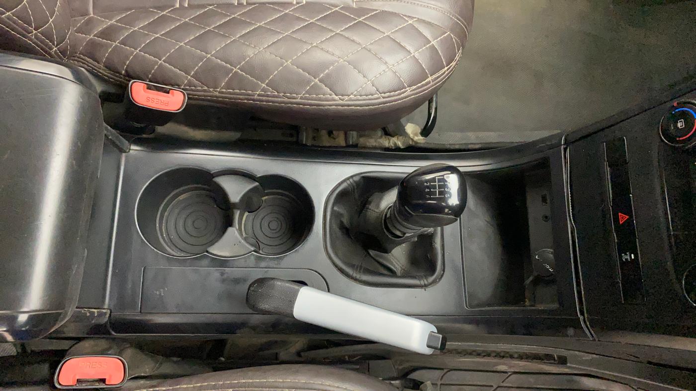 2019 Mahindra XUV500 W5, Diesel, Manual, 85,365 km, Gear Lever