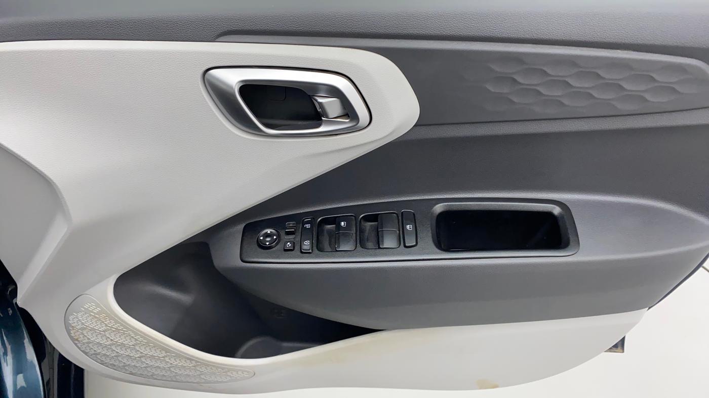 2021 Hyundai GRAND I10 NIOS SPORTZ 1.2 KAPPA VTVT CNG, CNG, Manual, 25,776 km, Driver Side Door Panels Control