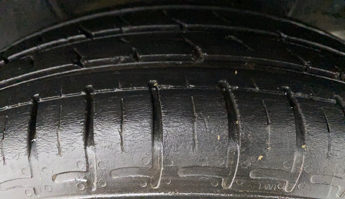 2021 Hyundai GRAND I10 NIOS SPORTZ 1.2 KAPPA VTVT CNG, CNG, Manual, 25,776 km, Left Rear Tyre Tread