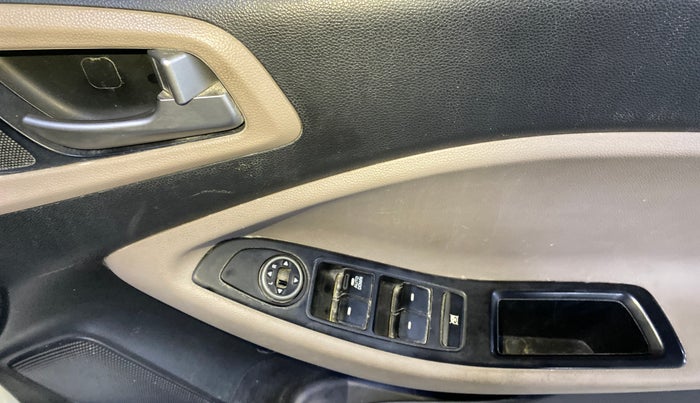 2019 Hyundai Elite i20 MAGNA PLUS 1.2, Petrol, Manual, 60,138 km, Driver Side Door Panels Control