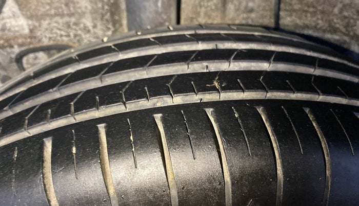 2019 Hyundai Elite i20 MAGNA PLUS 1.2, Petrol, Manual, 60,138 km, Right Rear Tyre Tread