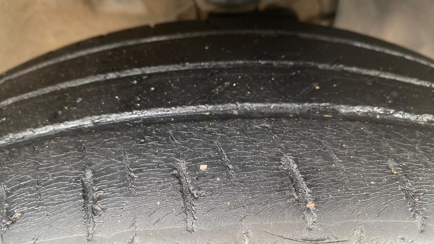 2018 Maruti IGNIS ALPHA 1.2 AMT, Petrol, Automatic, 62,088 km, Right Front Tyre Tread