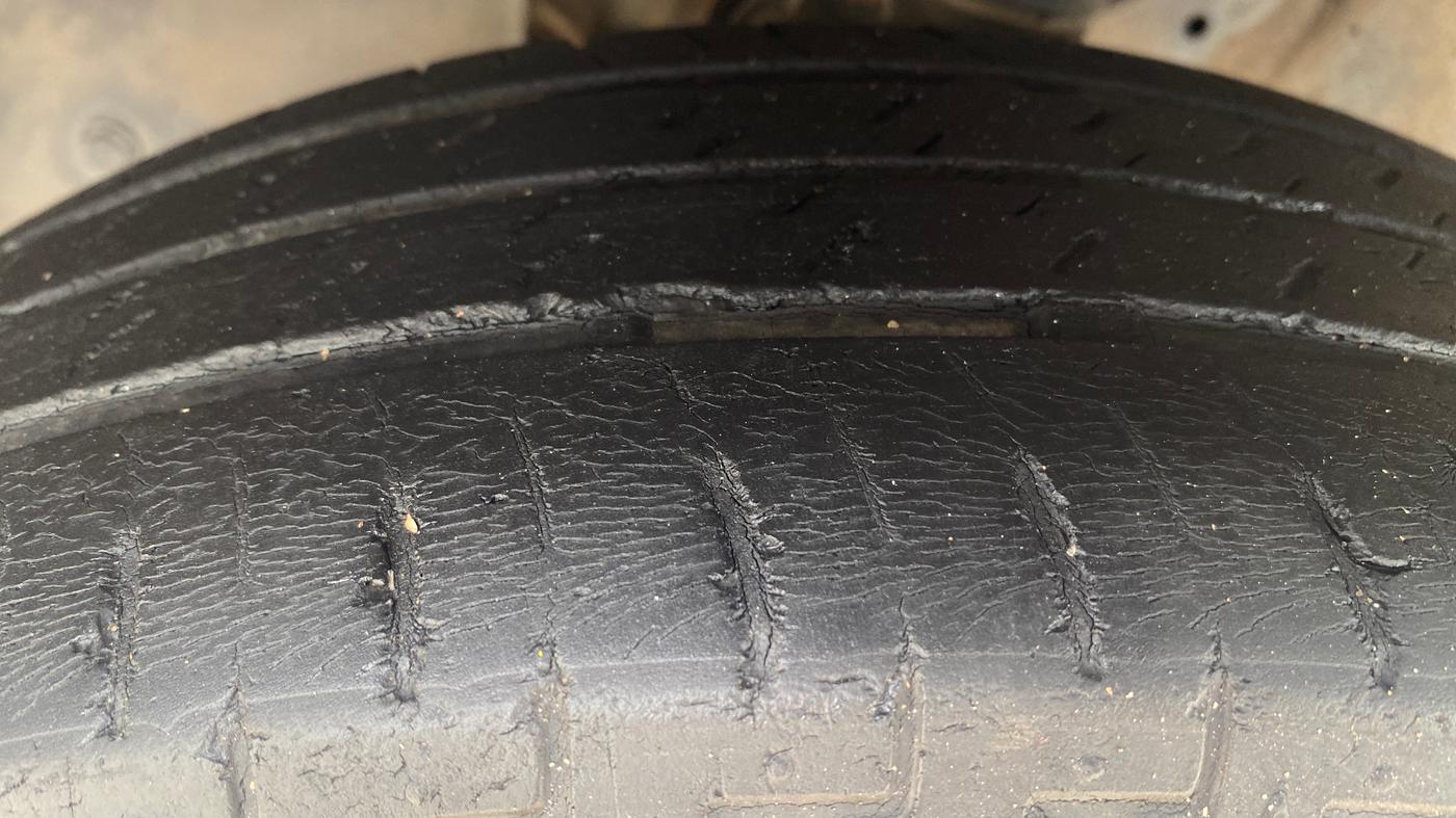 2018 Maruti IGNIS ALPHA 1.2 AMT, Petrol, Automatic, 62,088 km, Left Front Tyre Tread