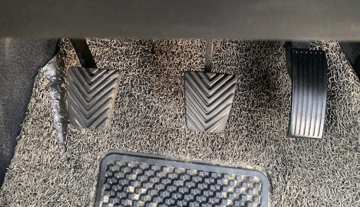 2020 Hyundai VENUE S 1.2, Petrol, Manual, 1,03,225 km, Pedals