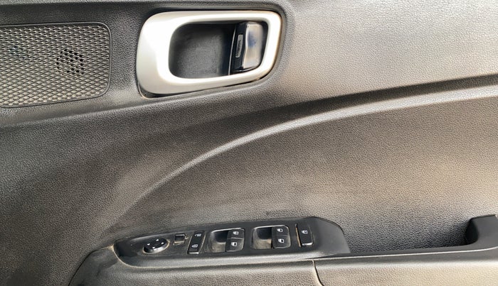 2020 Hyundai VENUE S 1.2, Petrol, Manual, 1,03,225 km, Driver Side Door Panels Control