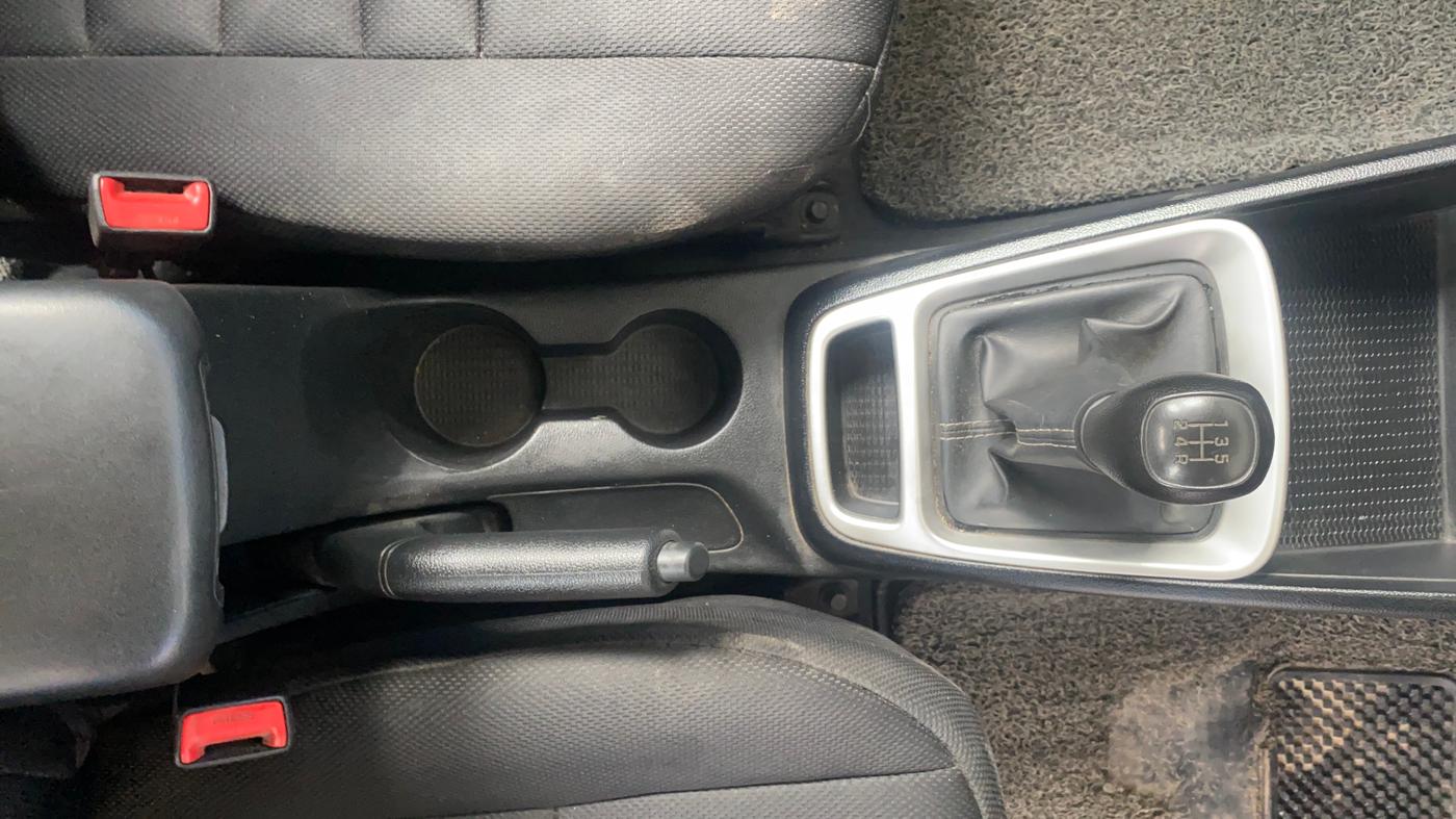 2020 Hyundai VENUE S 1.2, Petrol, Manual, 1,03,236 km, Gear Lever
