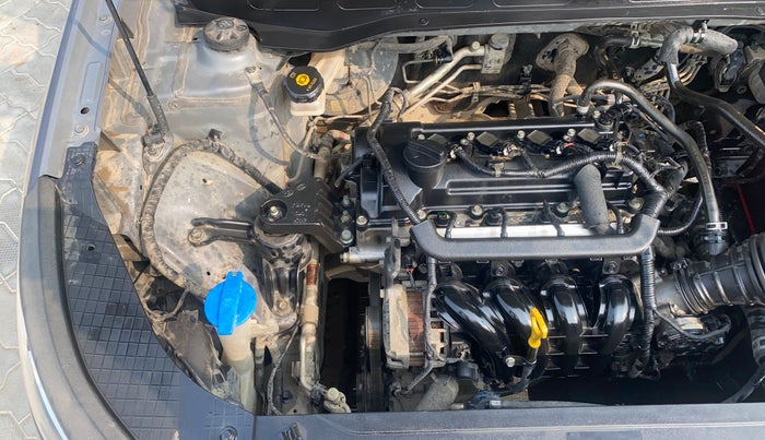 2020 Hyundai VENUE S 1.2, Petrol, Manual, 1,03,225 km, Engine View - Right