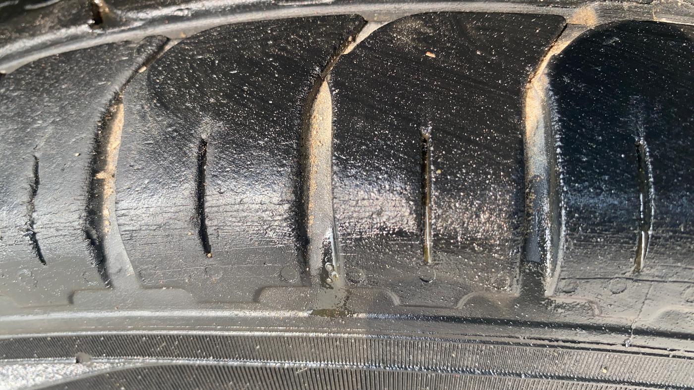 2020 Hyundai VENUE S 1.2, Petrol, Manual, 1,03,236 km, Left Front Tyre Tread