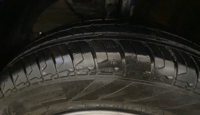 2024 Maruti Swift LXI, Petrol, Manual, 5,145 km, Left Front Tyre Tread