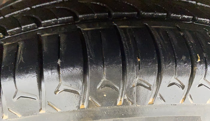 2016 Hyundai Grand i10 ASTA 1.2 KAPPA VTVT, Petrol, Manual, 94,915 km, Left Front Tyre Tread