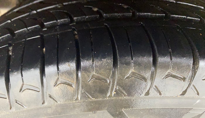 2016 Hyundai Grand i10 ASTA 1.2 KAPPA VTVT, Petrol, Manual, 94,915 km, Right Rear Tyre Tread