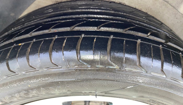 2016 Hyundai Verna 1.6 VTVT SX AT, Petrol, Automatic, 46,469 km, Right Rear Tyre Tread