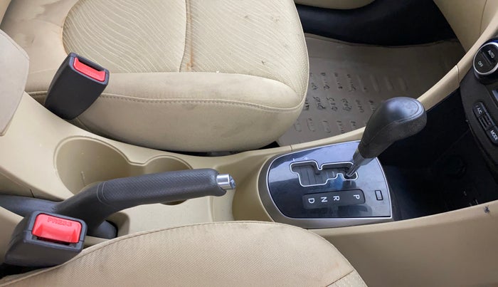 2016 Hyundai Verna 1.6 VTVT SX AT, Petrol, Automatic, 46,469 km, Gear Lever