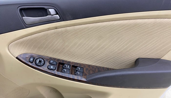 2016 Hyundai Verna 1.6 VTVT SX AT, Petrol, Automatic, 46,469 km, Driver Side Door Panels Control