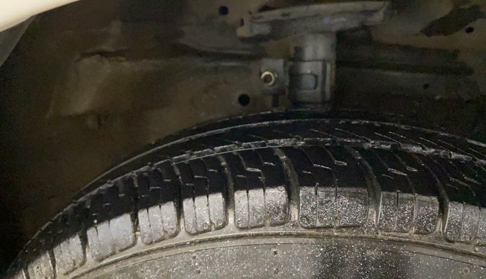 2014 Maruti Swift Dzire VXI, Petrol, Manual, 73,257 km, Right Front Tyre Tread