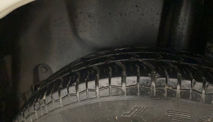 2014 Maruti Swift Dzire VXI, Petrol, Manual, 73,257 km, Left Rear Tyre Tread