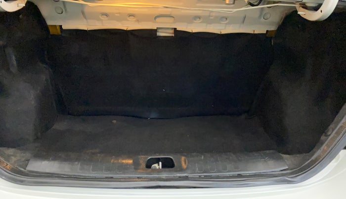 2014 Maruti Swift Dzire VXI, Petrol, Manual, 73,257 km, Boot Inside