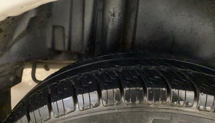 2014 Maruti Swift Dzire VXI, Petrol, Manual, 73,257 km, Right Rear Tyre Tread