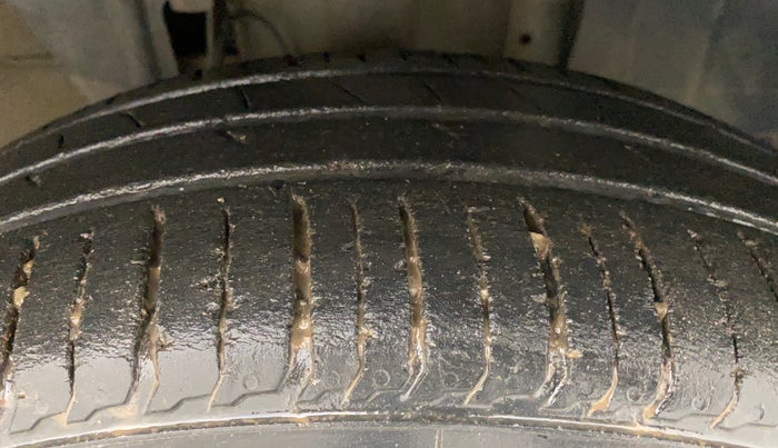 2019 Renault TRIBER RXZ, Petrol, Manual, 36,759 km, Right Front Tyre Tread