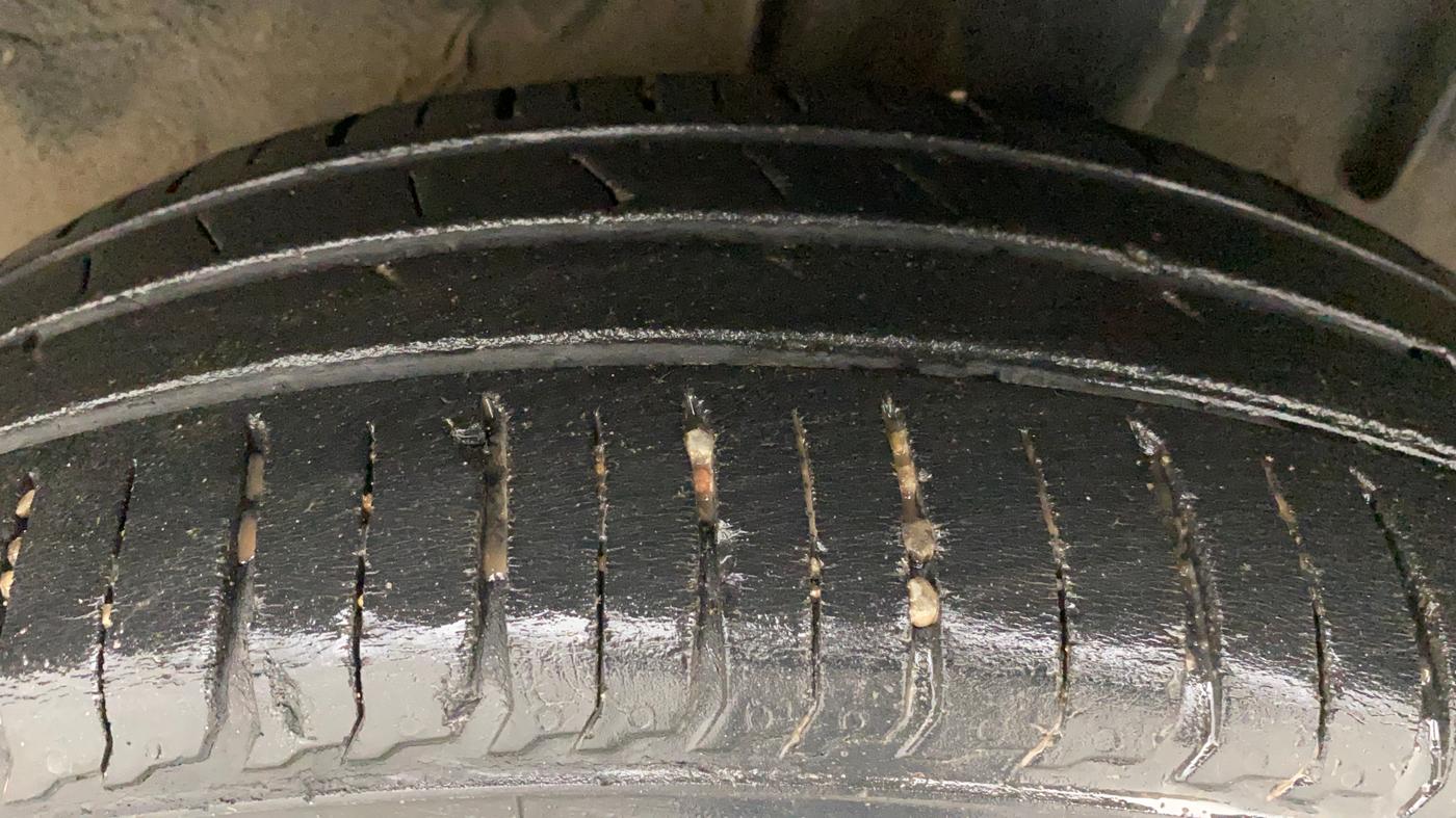 2019 Renault TRIBER RXZ, Petrol, Manual, 36,759 km, Left Rear Tyre Tread