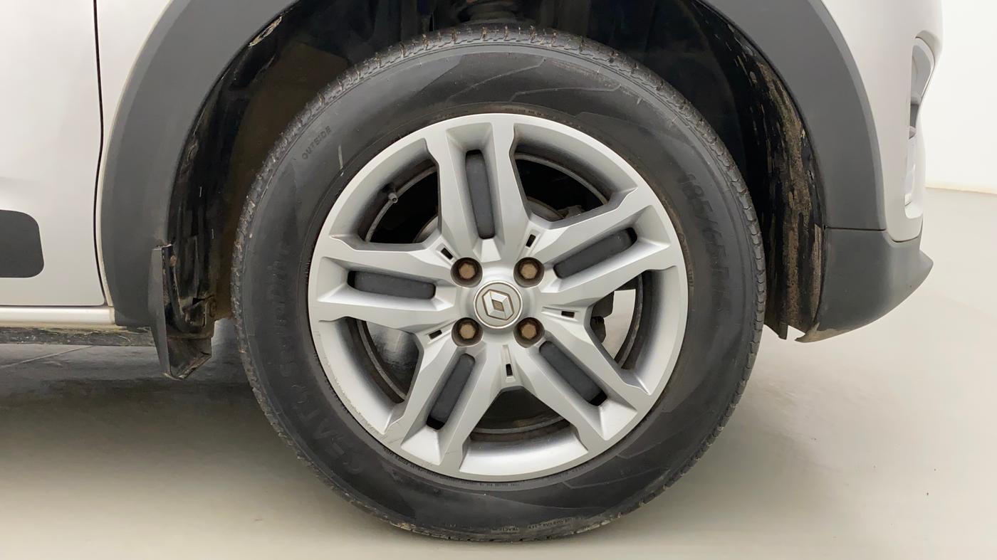 2019 Renault TRIBER RXZ, Petrol, Manual, 36,759 km, Right Front Wheel