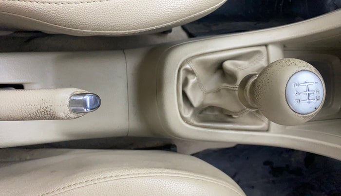 2015 Maruti Swift Dzire VXI, Petrol, Manual, 32,741 km, Gear Lever