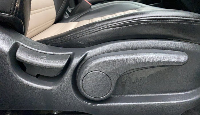 2019 Hyundai Elite i20 1.2 SPORTS PLUS VTVT, Petrol, Manual, 46,388 km, Driver Side Adjustment Panel