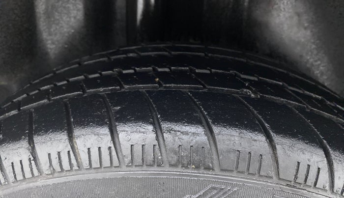 2016 Volkswagen Ameo HIGHLINE1.2L, Petrol, Manual, 56,060 km, Right Rear Tyre Tread