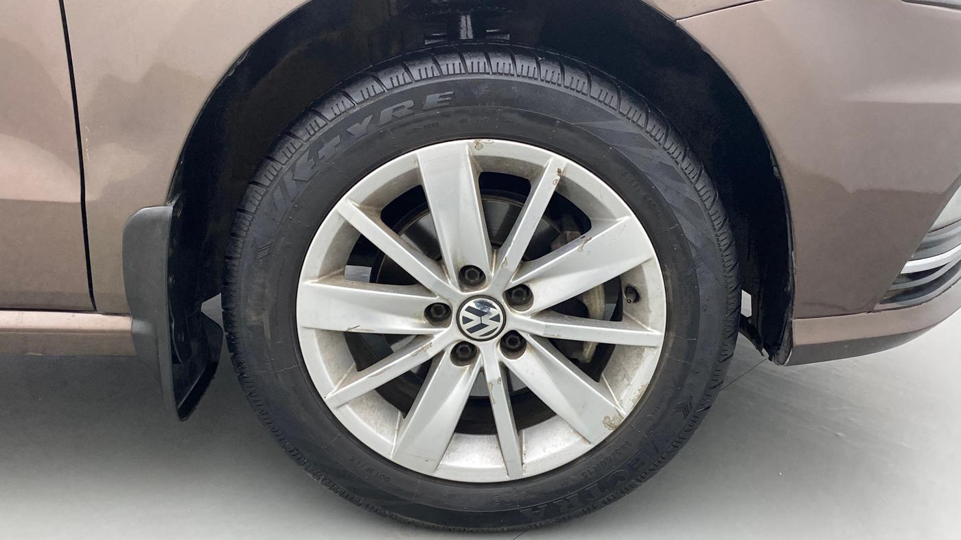 2016 Volkswagen Ameo HIGHLINE1.2L, Petrol, Manual, 56,060 km, Right Front Wheel