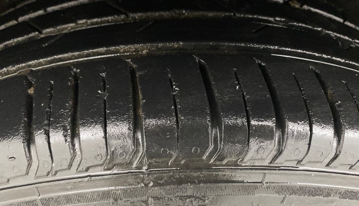 2020 Hyundai VENUE SX PLUS 1.0 TURBO DCT, Petrol, Automatic, 14,840 km, Left Front Tyre Tread