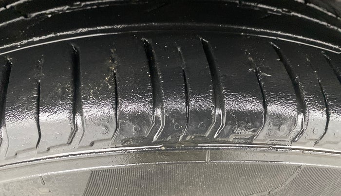 2020 Hyundai VENUE SX PLUS 1.0 TURBO DCT, Petrol, Automatic, 14,840 km, Right Rear Tyre Tread