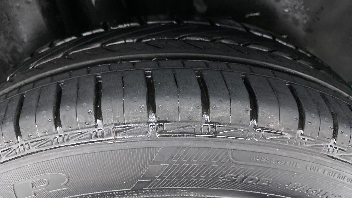 2021 Volkswagen Vento COMFORTLINE 1.0 TSI MT, Petrol, Manual, 23,113 km, Right Rear Tyre Tread