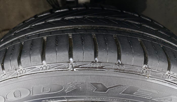 2021 Volkswagen Vento COMFORTLINE 1.0 TSI MT, Petrol, Manual, 23,113 km, Right Front Tyre Tread