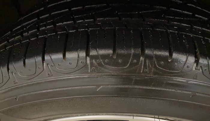 2018 Jeep Compass LIMITED 1.4 PETROL AT, Petrol, Automatic, 67,599 km, Left Front Tyre Tread