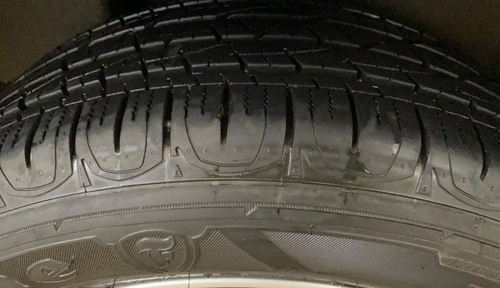 2018 Jeep Compass LIMITED 1.4 PETROL AT, Petrol, Automatic, 67,599 km, Right Rear Tyre Tread