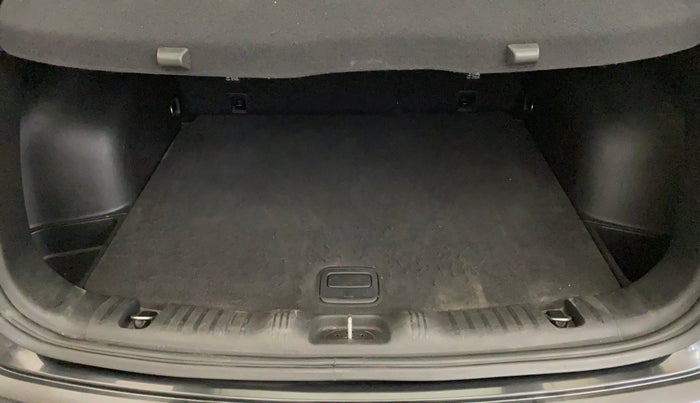 2018 Jeep Compass LIMITED 1.4 PETROL AT, Petrol, Automatic, 67,599 km, Boot Inside