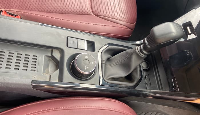 2024 Tata Curvv Accomplished Plus A 1.2 Hyperion GDI Petrol 6MT, Petrol, Manual, 1,757 km, Gear Lever