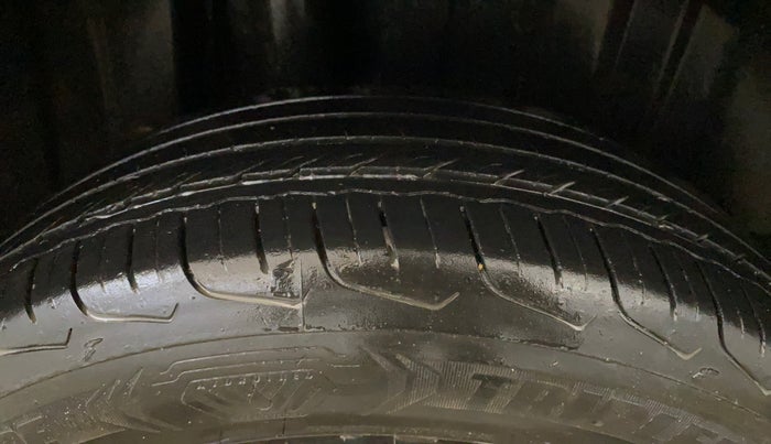 2023 Maruti FRONX DELTA PLUS 1.2MT, Petrol, Manual, 32,039 km, Right Rear Tyre Tread