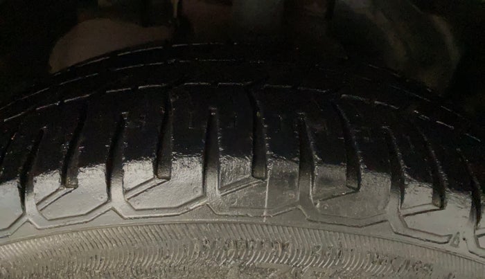 2018 Ford New Figo TREND 1.2 PETROL, Petrol, Manual, 46,334 km, Right Front Tyre Tread