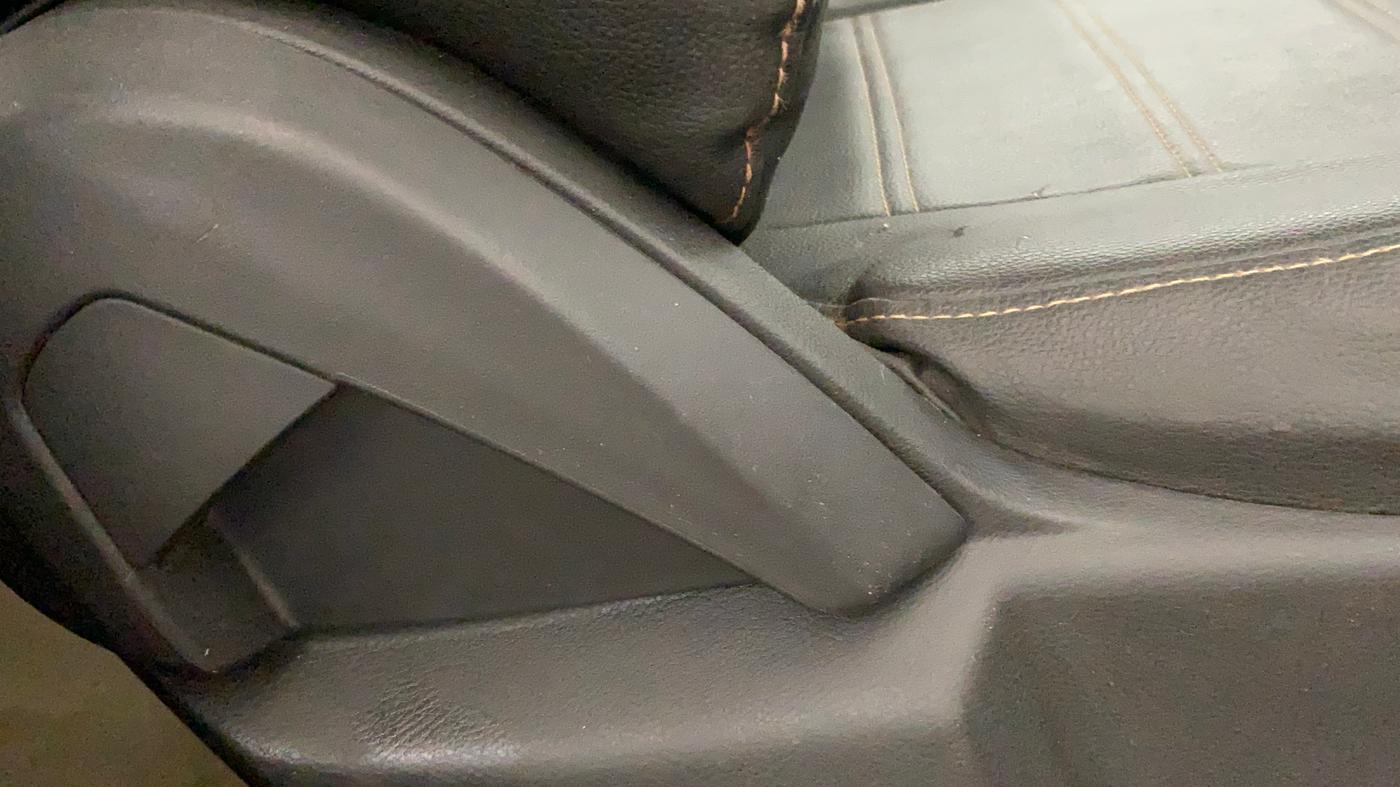 2018 Ford New Figo TREND 1.2 PETROL, Petrol, Manual, 46,334 km, Driver Side Adjustment Panel