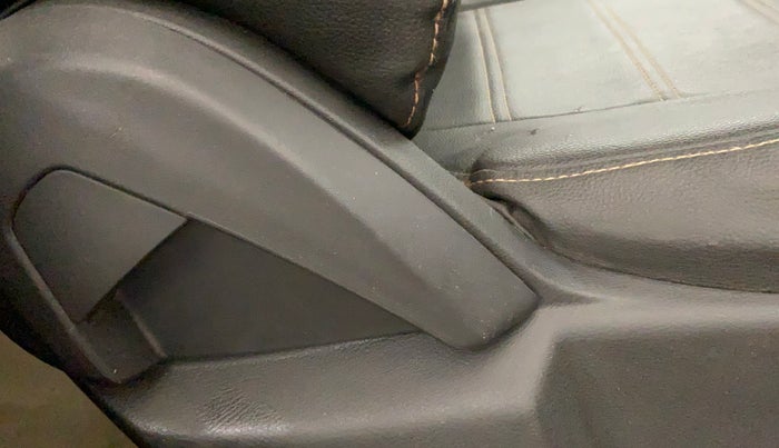 2018 Ford New Figo TREND 1.2 PETROL, Petrol, Manual, 46,334 km, Driver Side Adjustment Panel